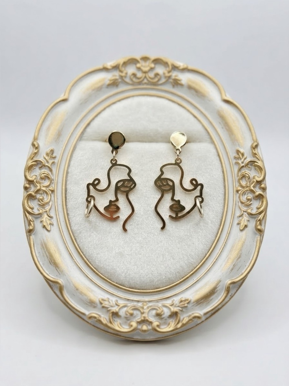 Minimalist Abstract Face Earrings | Picasso-Inspired Line Art Dangle Earrings